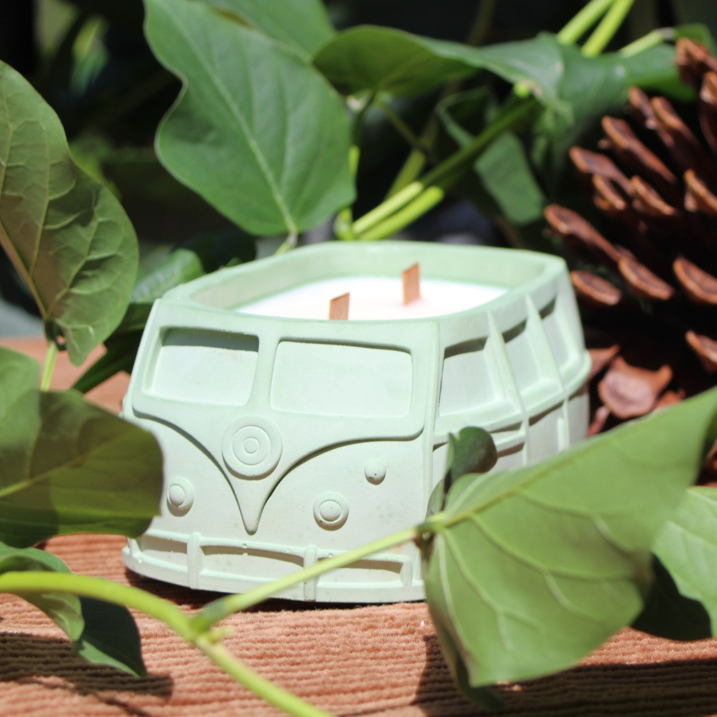 Kombi Van Soy wood wicks Candle